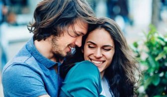 hoslandiginiz-erkegin-dikkatini-nasil-cekersiniz