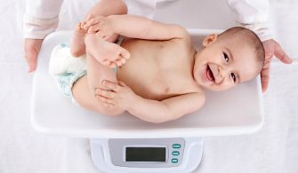 bebeklerde-kilo-alimi